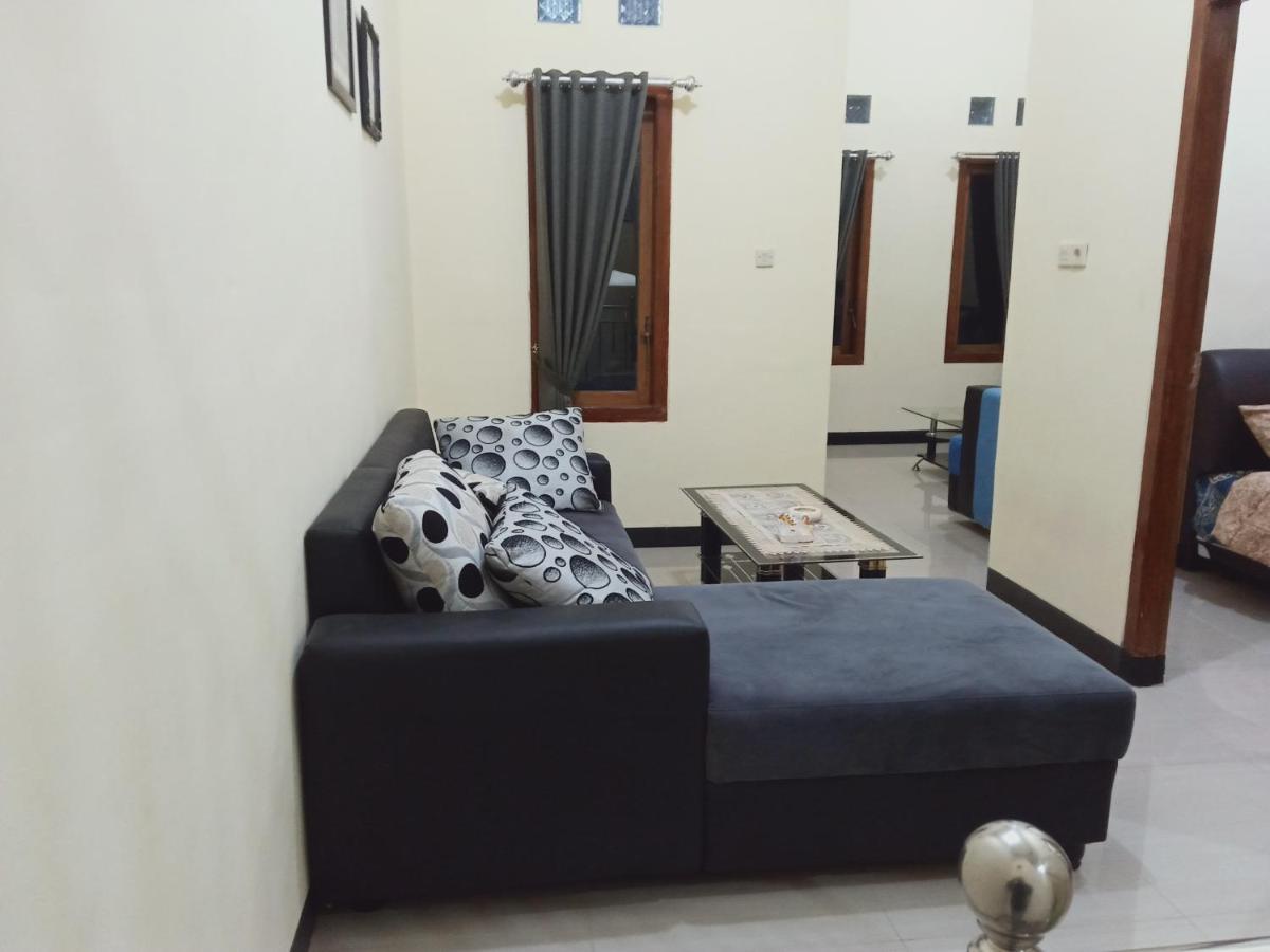 Widodaren Homestay โปรโบลิงโก ภายนอก รูปภาพ